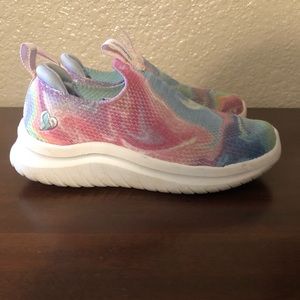 Girls Skechers slip on tennis shoes